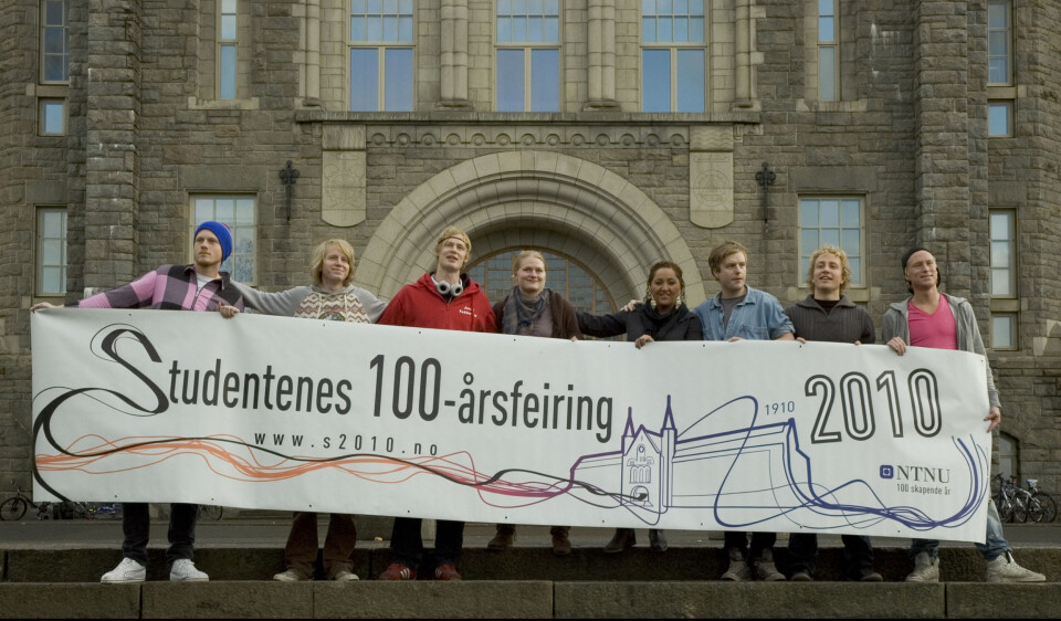VIL FEIRE 100 ÅR: Styret ved Studentenes 100-årsfeiring gleder seg til en storslått feiring av sitt eget universitet.