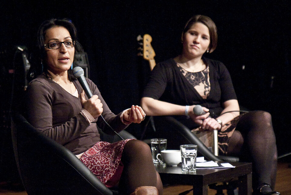 HET DEBATT: Susan Abulhawa svarte på spørsmål fra engasjerte deltakere.