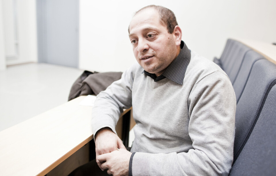 ØNSKER BEVISSTHET: Fredsprisvinner Duško Kostic var på besøk på BI for å fortelle om prosjektet som skal gi flere romfolk mulighet til utdanning.