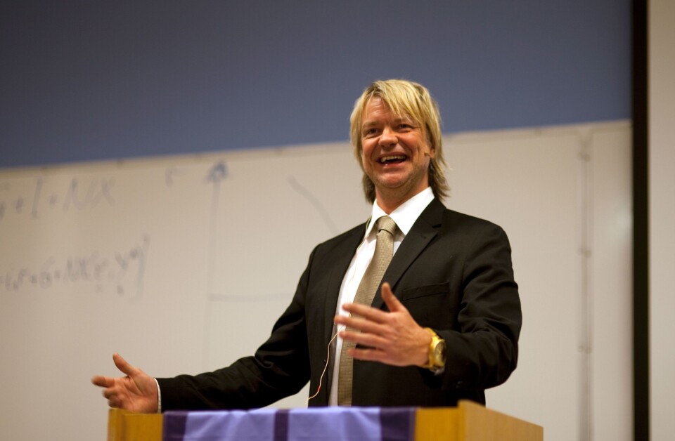 MOTIVERENDE HUMOR: Alex Rosén fylte rommet med latter i pausene under Vinterkonferansen på TØH.
