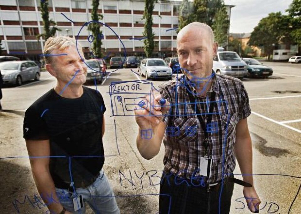 I LØSE LUFTA: Prosjektdirektør Christian Brødreskift og rektor Trond Michael Andersen ved HiST må fortsatt være tolmodige med tanke på den planlagte flyttingen fra Rotvoll til sentrum.