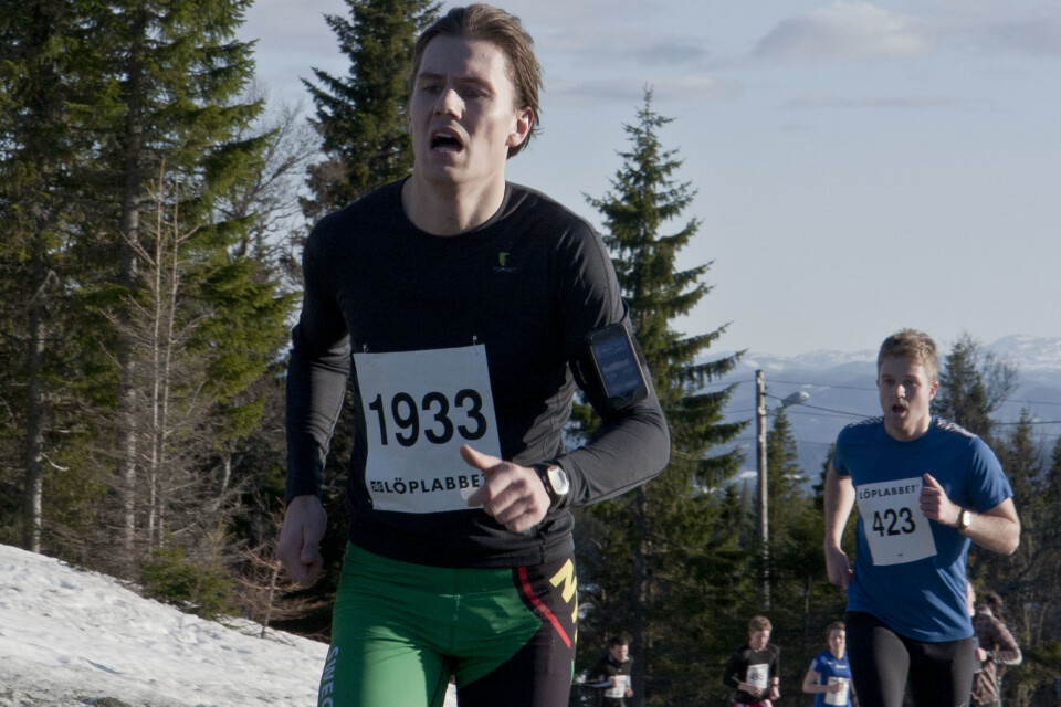 BEINHARDT: Jørgen Braathen representerte NTNUI-langrenn, som etter mye om og men tok NTNUIs nye vandrepokal for første gang i Fjellseterløpet.
