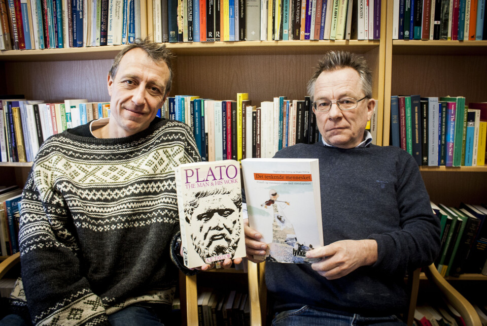 KREVER ANSVAR: Professor Jonathan Knowles og førsteamanuensis Erling Skjei mener fadd erne representerer universitetet, og at de derfor må være bevisste på hva de sier om ex. phil.