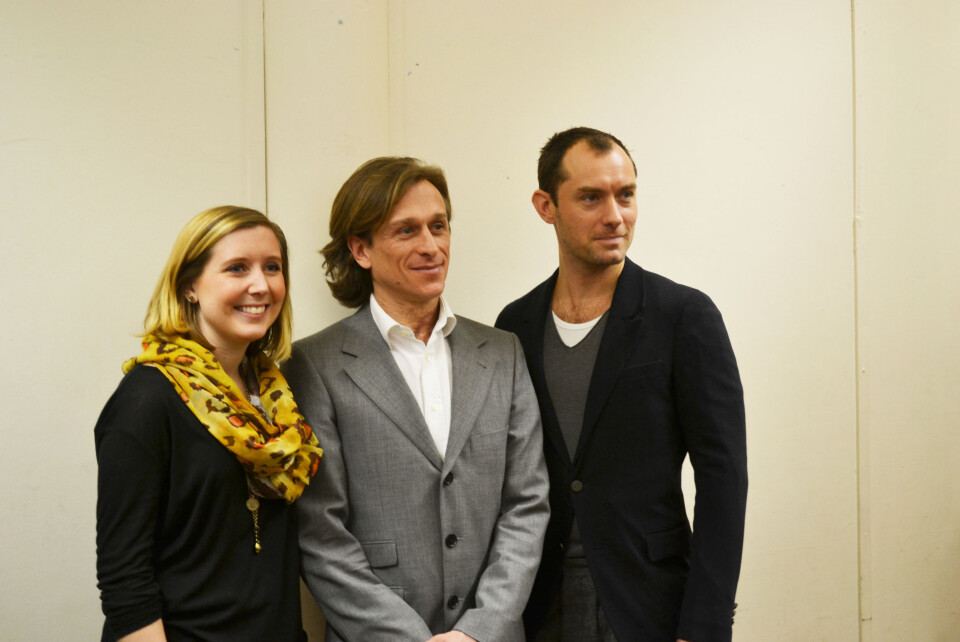 INNLEDER SAMARBEID: Leder for Sekretariatet for Studentenes fredspris, Therese Høgstad, leder for Peace One Day, Jermey Gilley og ambassadør Jude Law.