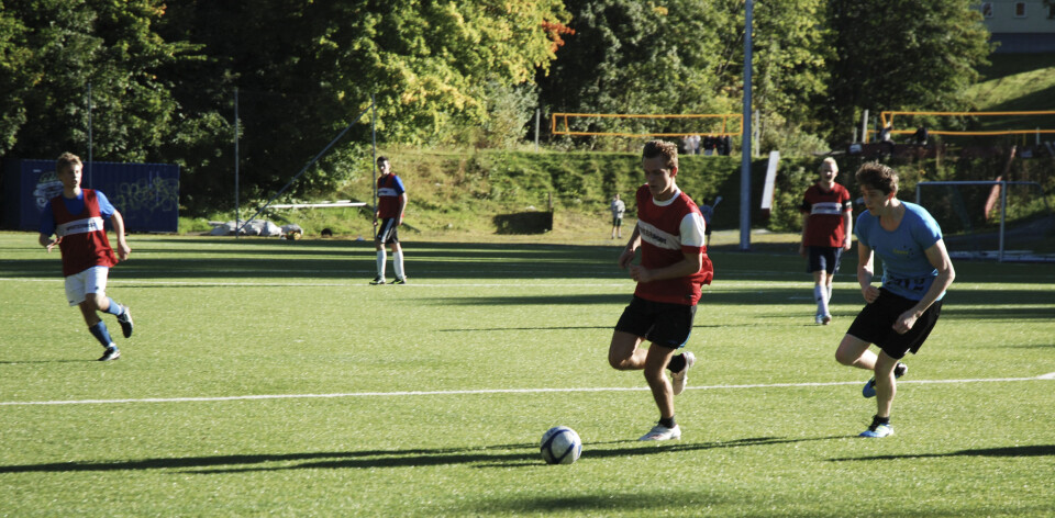 Full fart: Det var høy intensitet da Erudio Fotball møtte FC Eureka i Dragvolligaen på søndag.