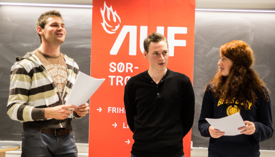 GIKK AV: Nils Kristen Sandtrøen(til venstre) gikk av som leder for studentlaget. Jørgen Aune(midten) tok over stillingen.