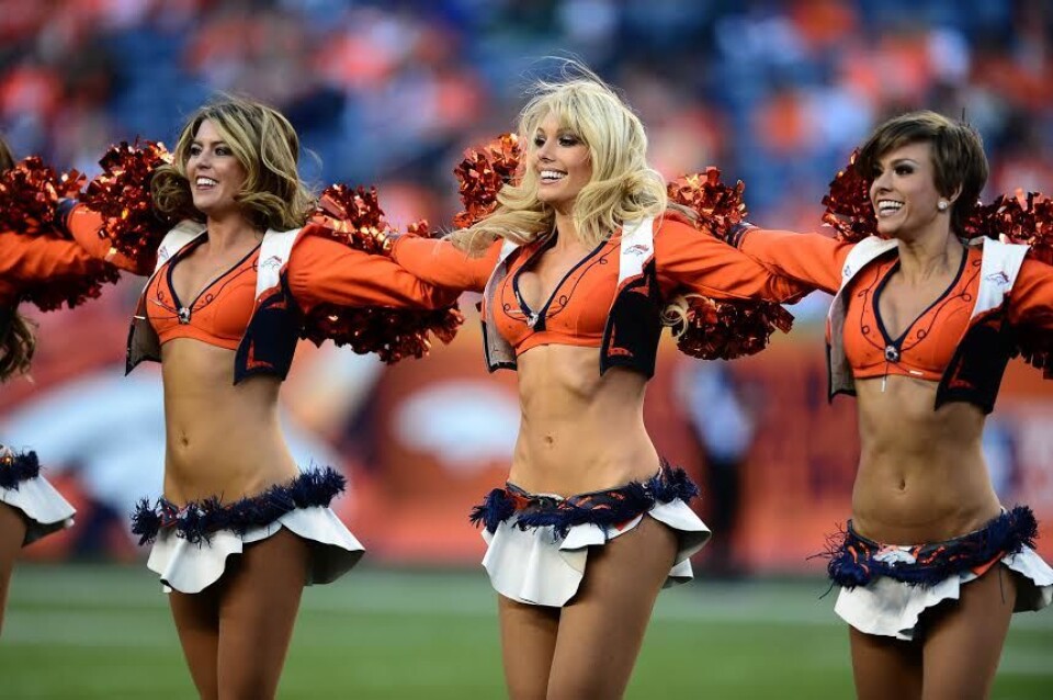 Dagens meny: Cheerleaders og en naken norsk kulekjører