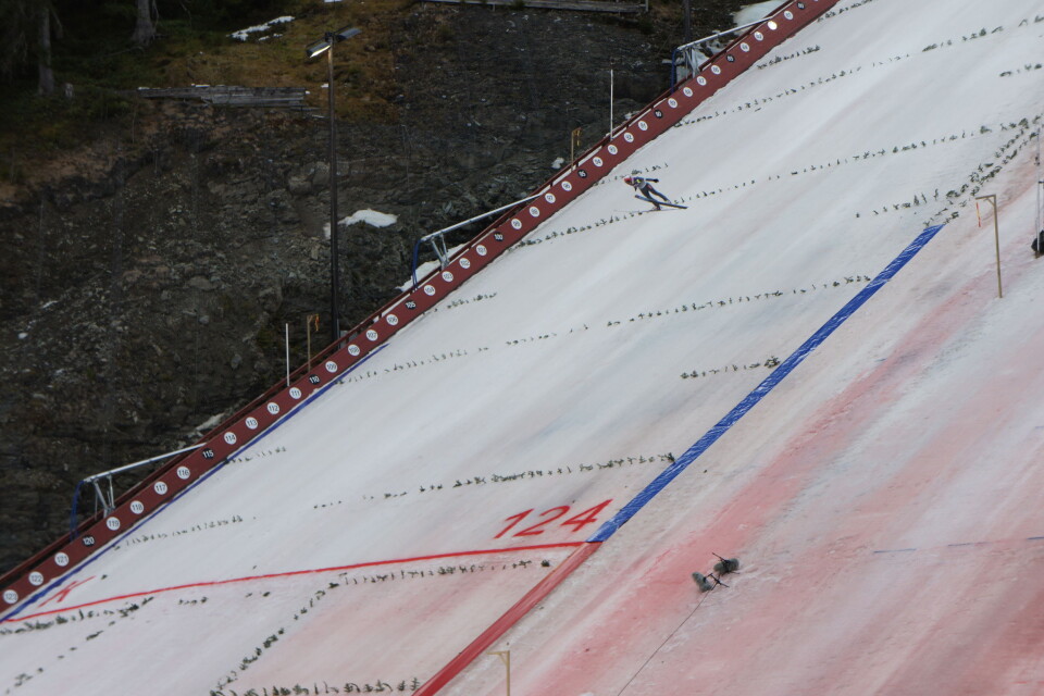Grå snø og tolv plussgrader for verdenscupen i Granåsen