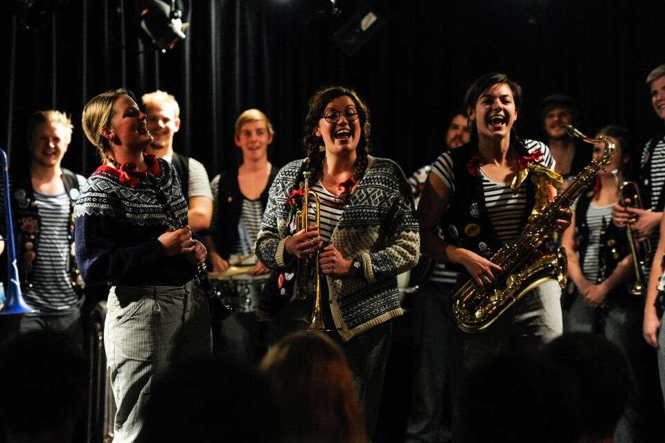 Orchesterkonsert med spill og sprell