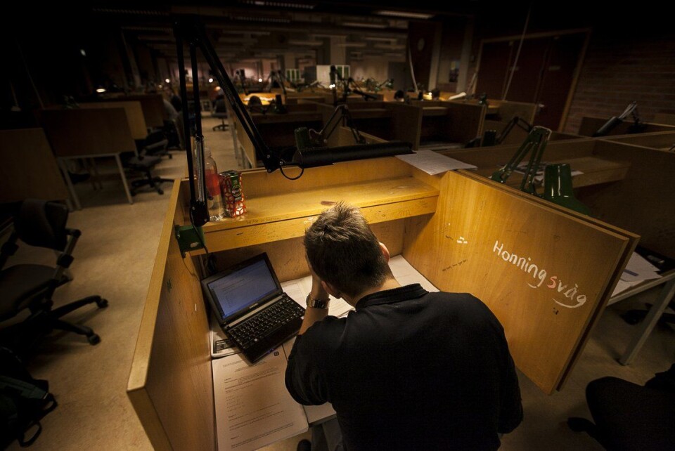 Utsetter krav om mastergrad for PPU