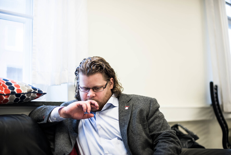 Leder av Studenttinget, Jone Trovåg, er bekymret for studentene som ikke får støtte hjemmefr