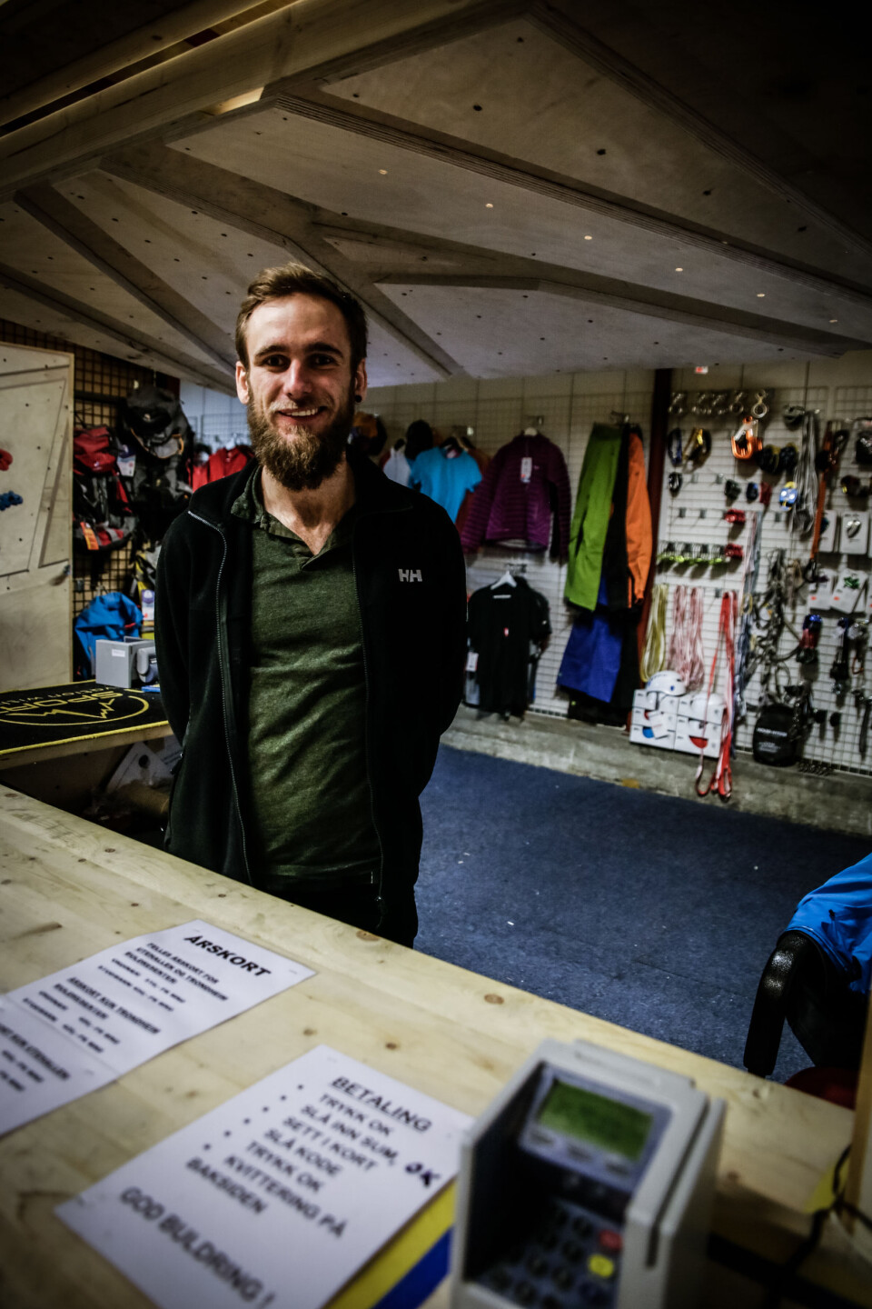 Simon Stenga ved Trondheim Klatresenter.