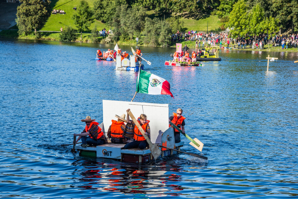 Se bilder fra Badekarpadlingen