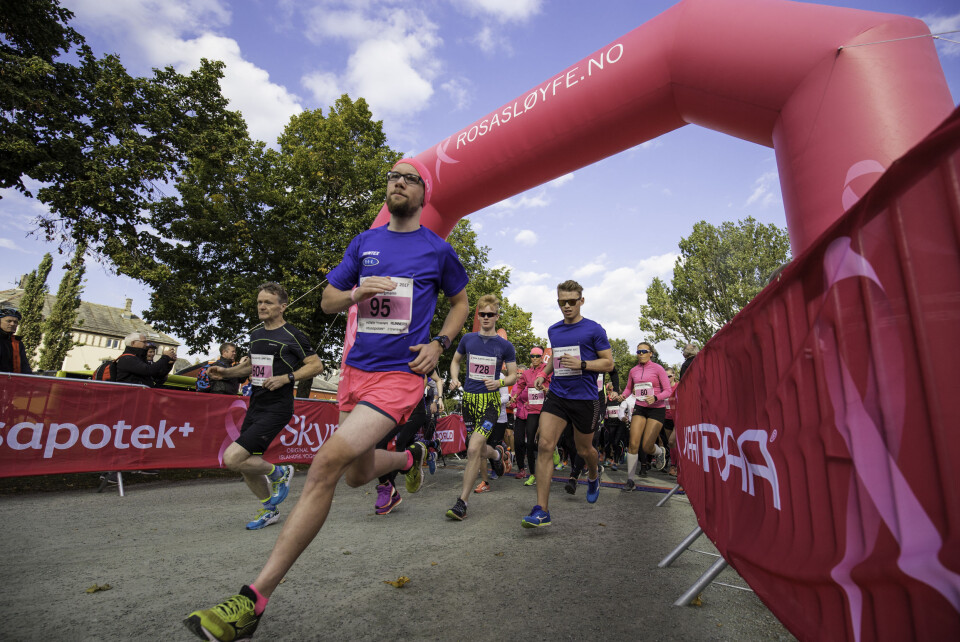 Da 800 farget byen rosa