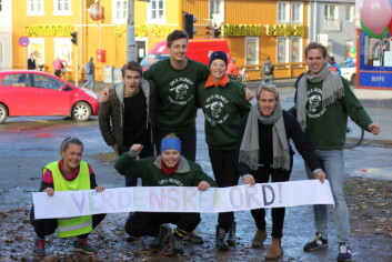 Et fornøyd UKA Rundt-styre feirer den nye rekorden. Et fornøyd UKA Rundt-styre feirer den nye rekorden.