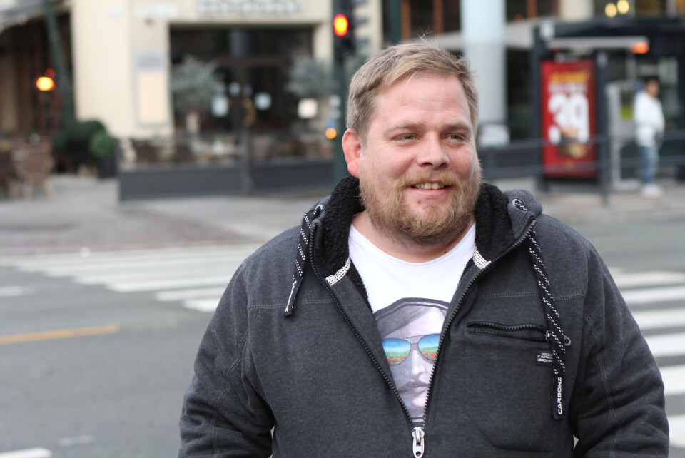 Nytt liv: Tidligere blandingsmisbruker Tom Wikdahl selger Sorgenfri åtte til ti timer daglig. For han har Sorgenfri gitt økonomisk frihet og innhold i hverdagen.