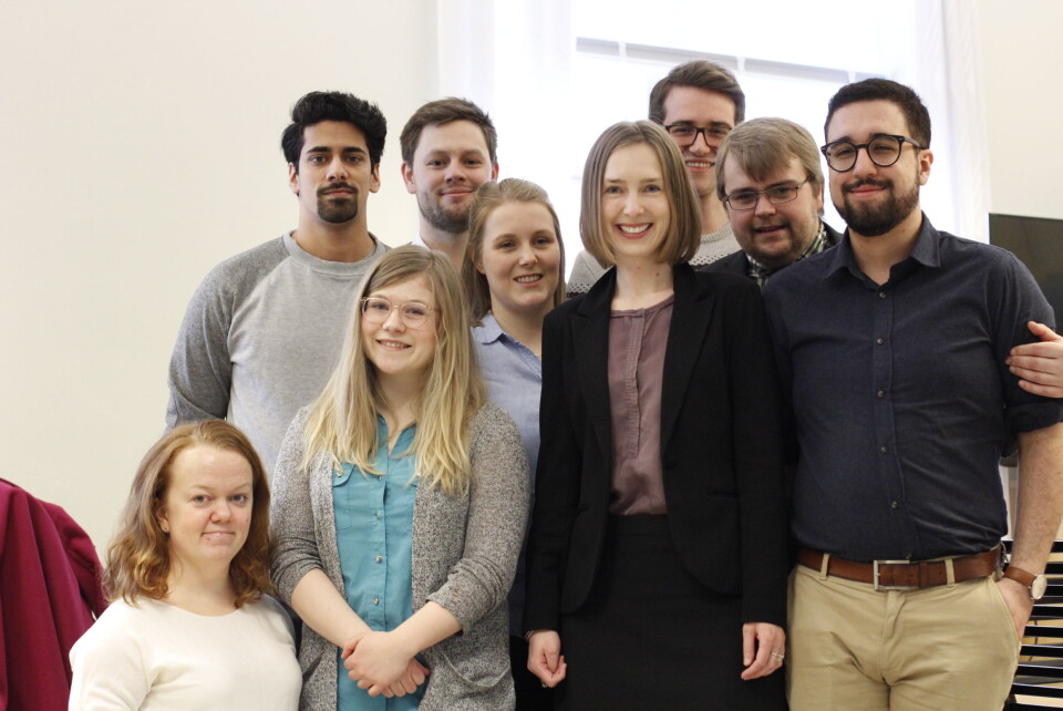 Fra venstre: førstekonsulent Kine Sørli, fagpolitisk nestleder Thiren Sriskantharajah, NTNU-styremedlem Anja Beate Andersen, studentleder Sindre Kristian Alvsåg, styreleder i Sit Ellen Helstad, utdanningsminister Iselin Nybø, Studentråd i HF Leif Bjarne Hammer, Velferdstingsleder Thomas Krogstad Eriksen, internasjonalt ansvarlig Felipe Fawcet.