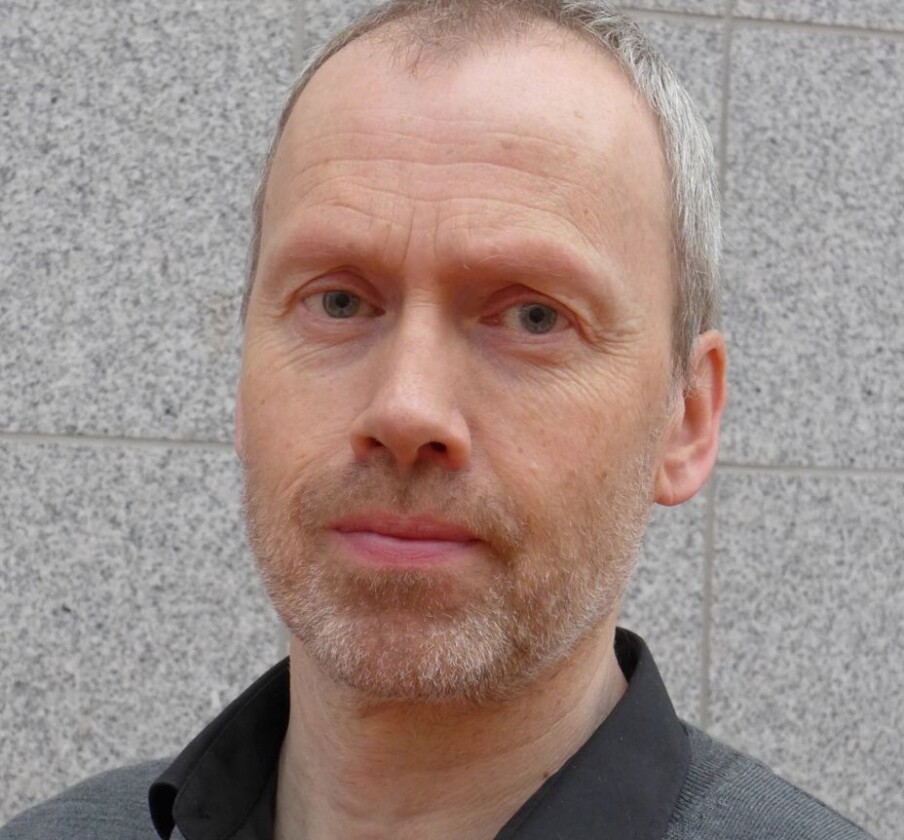KVA ER TRAKKASERANDE? Mons Bendixen er professor i sosialpsykologi ved NTNU, og forskar blant anna på seksuell trakassering. KVA ER TRAKKASERANDE? Mons Bendixen er professor i sosialpsykologi ved NTNU, og forskar blant anna på seksuell trakassering.
