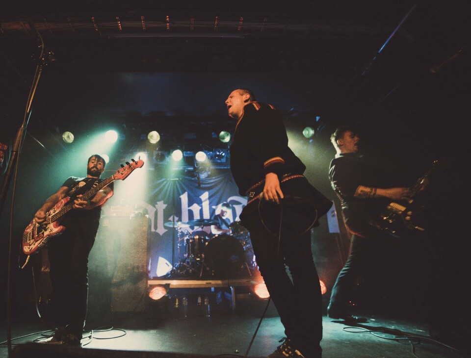 Samer, pønk og et massivt show på klubben