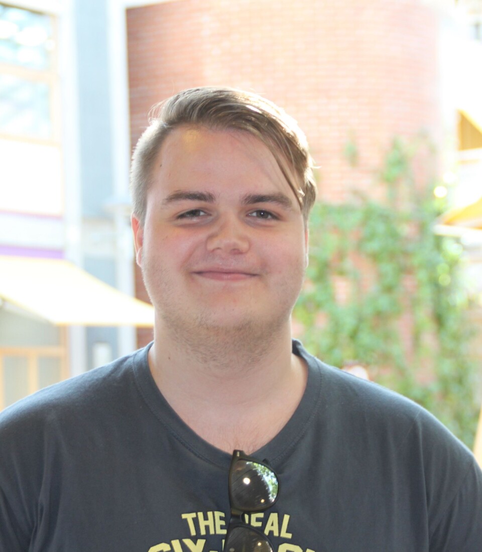 -- Mye handler om å delta på de tilbudene som finnes, og man må by litt på seg selv. Man kan ikke sitte hjemme og forvente å få venner, sier Vetle Aarø.