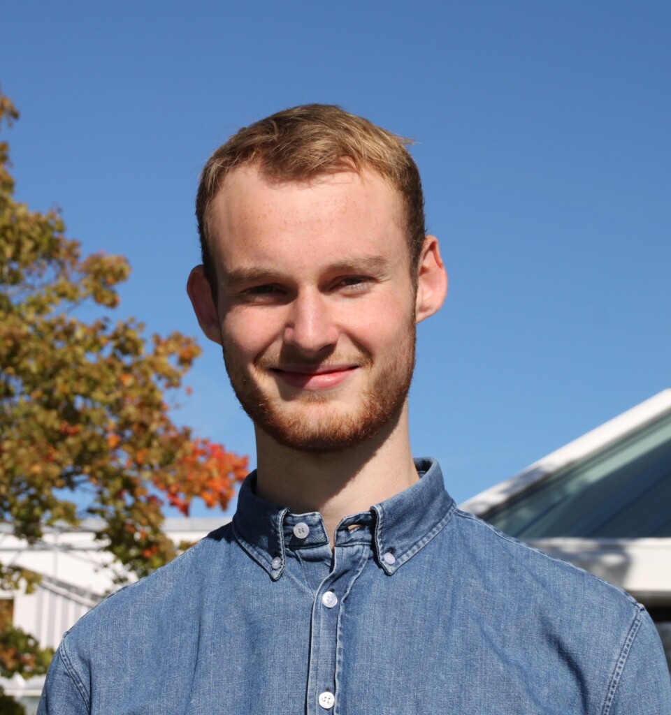 -- På utsida kan det se ut som man har mange venner og er sosial, selv om man føler seg ensom på innsida, sier Nils Arne Lindaas.