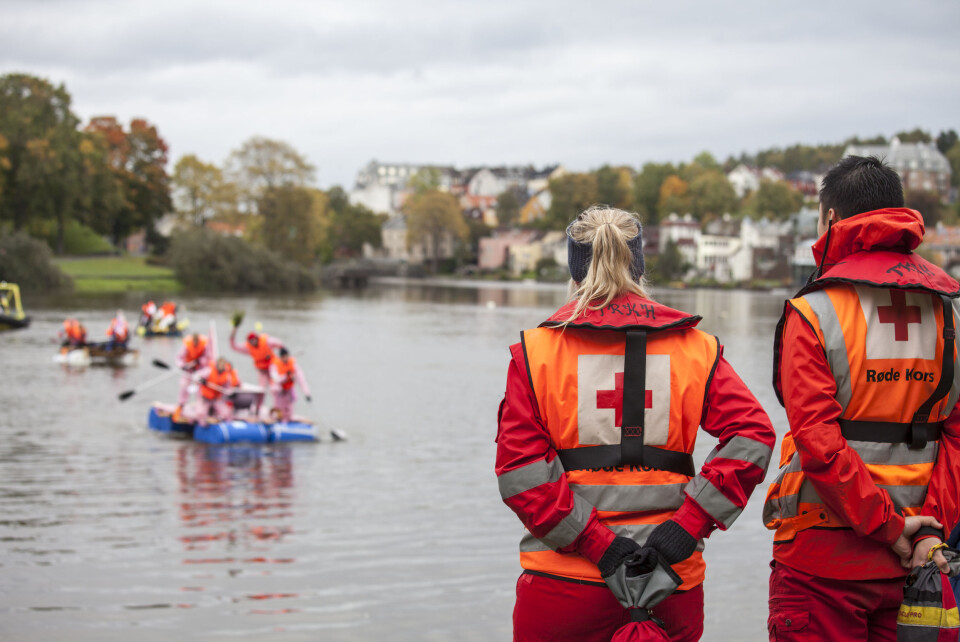 Røde Kors passer på padlerene.