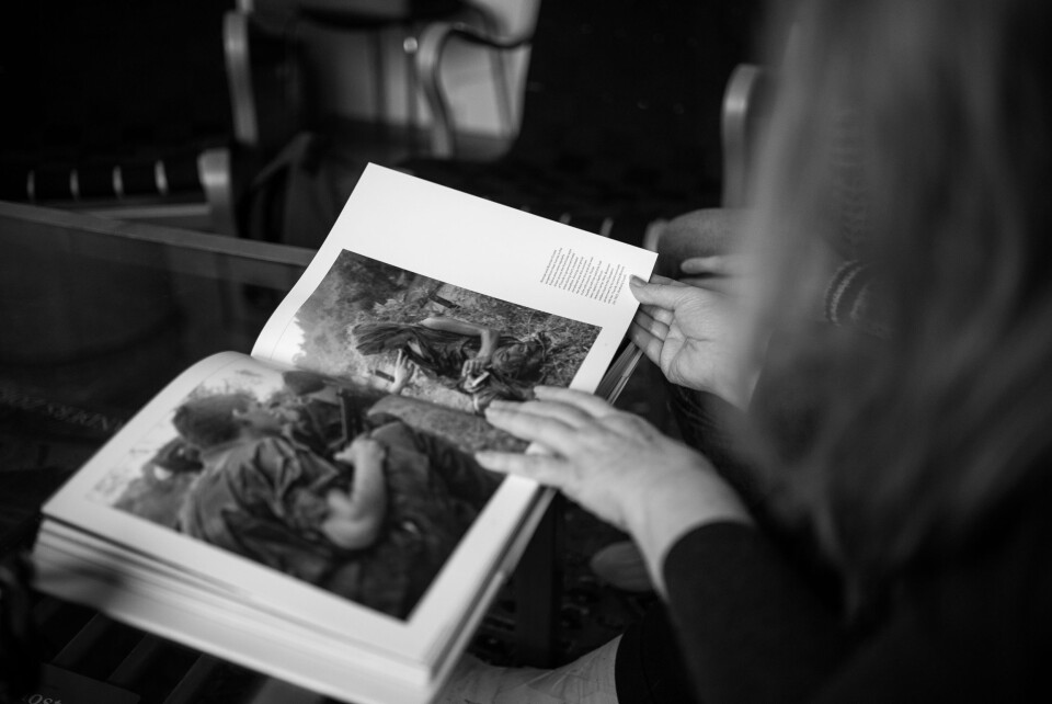 POINT AND SHOOT: Looking through the book Bosnia: 1992-95 with collections of powerful images from the Bosnian war. Among them is Hvaal’s picture of Irma. POINT AND SHOOT: Looking through the book Bosnia: 1992-95 with collections of powerful images from the Bosnian war. Among them is Hvaal’s picture of Irma.
