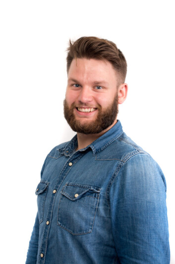 Eirik Sande mener at det selvfølgelig ikke er forventet at den nye lederen er ferdig utlært med en gang. Eirik Sande mener at det selvfølgelig ikke er forventet at den nye lederen er ferdig utlært med en gang.