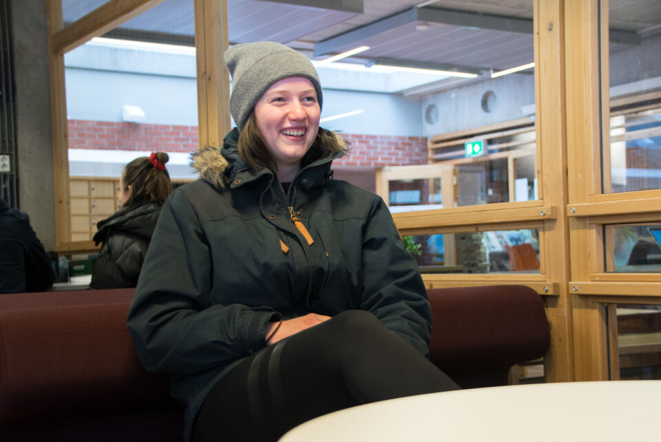 KALD KANTINE: Student Vanessa Løland Bersagel har valgt å slutte å sitte i kantinene på grunn av kulden