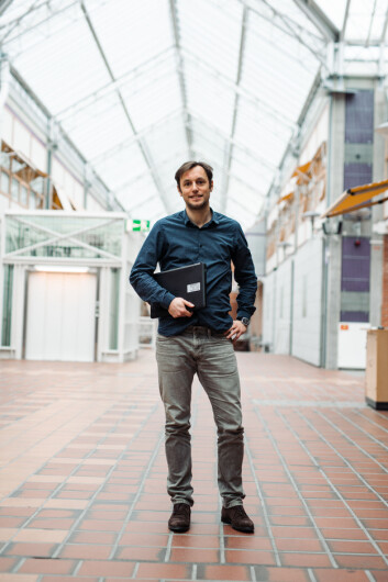 MEDIEPÅVIRKNINGEN: Forsker Peter Maurer forteller at media har en direkte og en indirekte påvirkningskraft, og at alle påvirkes forskjellig. MEDIEPÅVIRKNINGEN: Forsker Peter Maurer forteller at media har en direkte og en indirekte påvirkningskraft, og at alle påvirkes forskjellig.