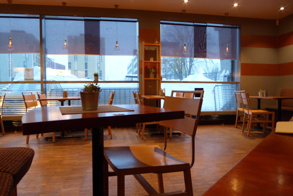 Det var stille og rolig på Dolly Dimpels da våre anmeldere besøkte restauranten