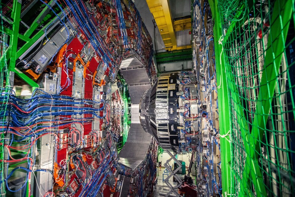 DIGER: CMS-detektoren leter etter alt i fra Higgs boson-interraksjoner til mørk materie. DIGER: CMS-detektoren leter etter alt i fra Higgs boson-interraksjoner til mørk materie.