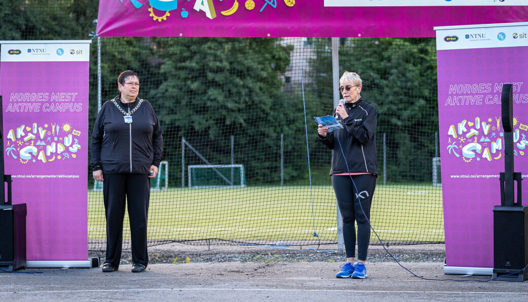 <b>UT PÅ LØPETUR? </b>Det finnes ingen bedre start på dagen enn litt fysisk aktivitet, kunne rektor ved NTNU Anne Borg fortelle under åpningen. <b>UT PÅ LØPETUR? </b>Det finnes ingen bedre start på dagen enn litt fysisk aktivitet, kunne rektor ved NTNU Anne Borg fortelle under åpningen.