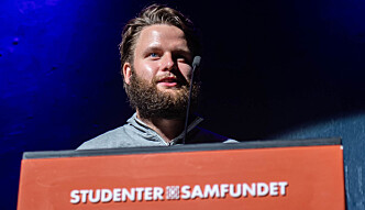<b>FALSK LENKER:</b> Eirik Sande gratulerte det nye styret med sitt første Samfundsmøte, men rettet samtidig kritikk mot falske lenker publisert på Facebook-siden til arrangementet. <b>FALSK LENKER:</b> Eirik Sande gratulerte det nye styret med sitt første Samfundsmøte, men rettet samtidig kritikk mot falske lenker publisert på Facebook-siden til arrangementet.
