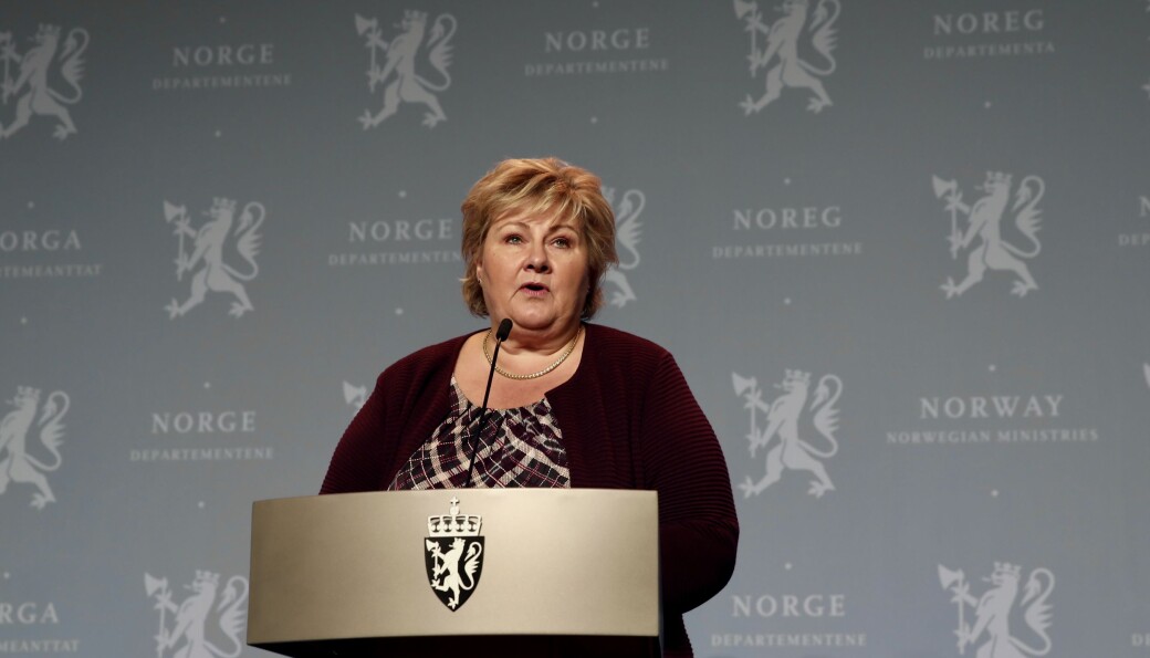 <b>IKKE IMPONERT:</b> Statsminister Erna Solberg håper at studentene i Trondheim blir med på dugnaden og at de framover bruker tiden sin på eksamen istedenfor fest. <b>IKKE IMPONERT:</b> Statsminister Erna Solberg håper at studentene i Trondheim blir med på dugnaden og at de framover bruker tiden sin på eksamen istedenfor fest.