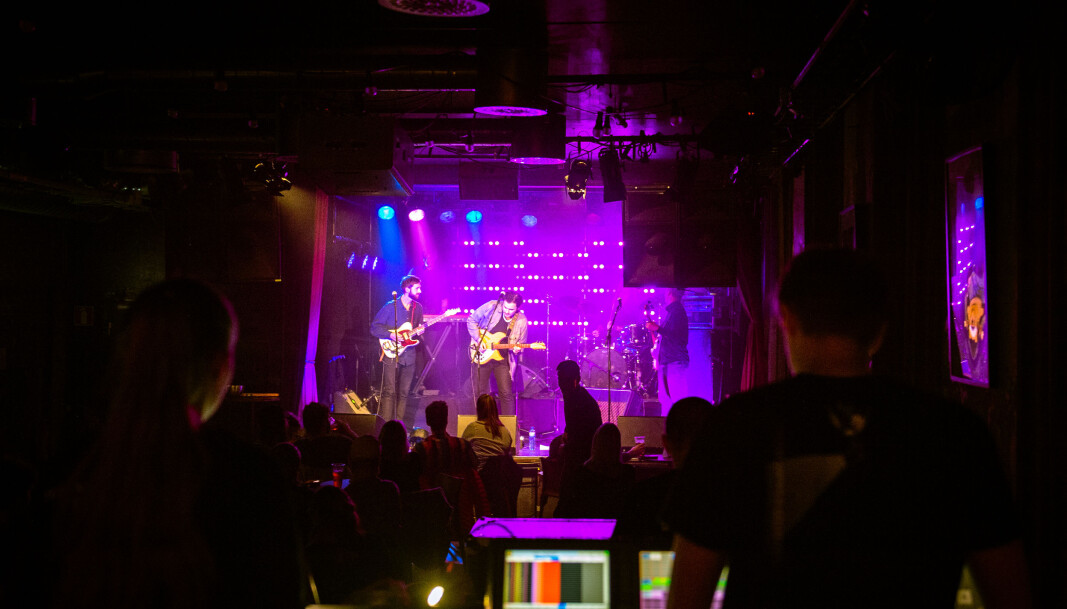 Daragh under en konsert i Klubben på Samfundet. Daragh under en konsert i Klubben på Samfundet.