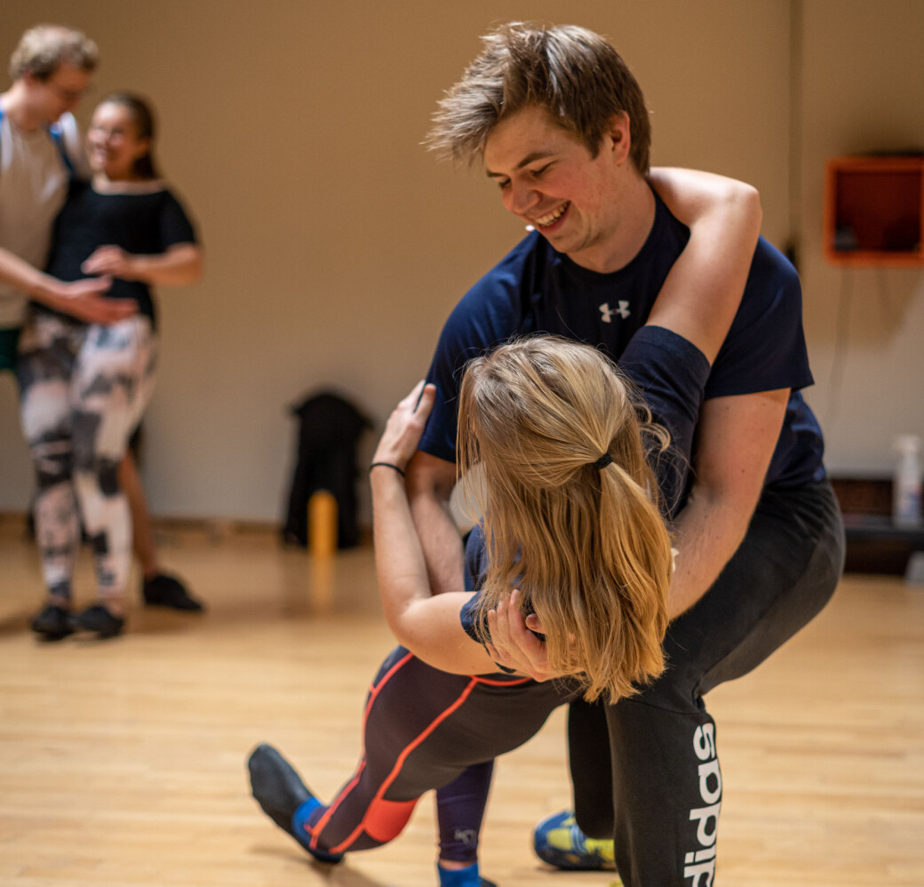 DANS DANS DANS: Nivået på dansen hos NTNUI-swing er høyere enn i Bodegaen DANS DANS DANS: Nivået på dansen hos NTNUI-swing er høyere enn i Bodegaen