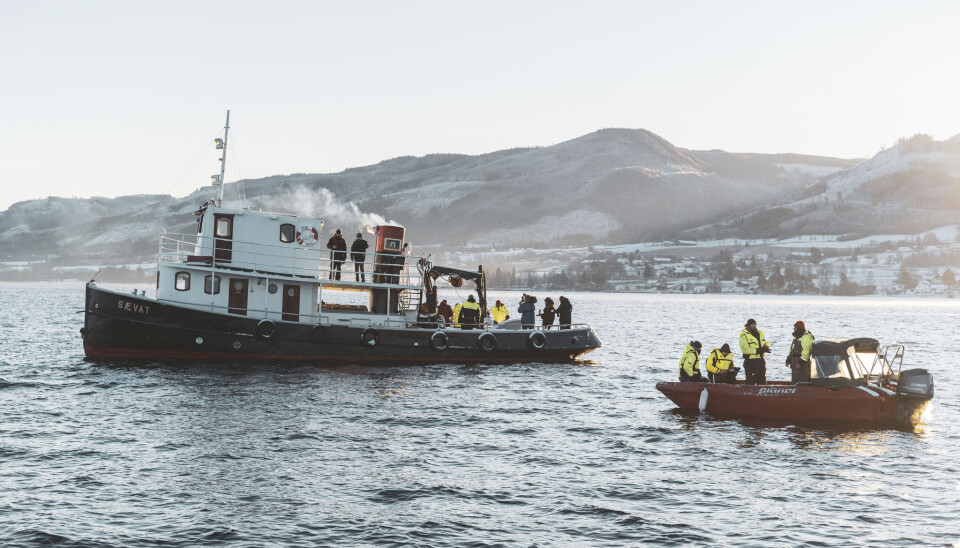 Mjøsa: I desember var disse båtene ute på Norges største innsjø. Forskerne ombord sendte ned undervannsroboter for å samle inn data. Mjøsa: I desember var disse båtene ute på Norges største innsjø. Forskerne ombord sendte ned undervannsroboter for å samle inn data.