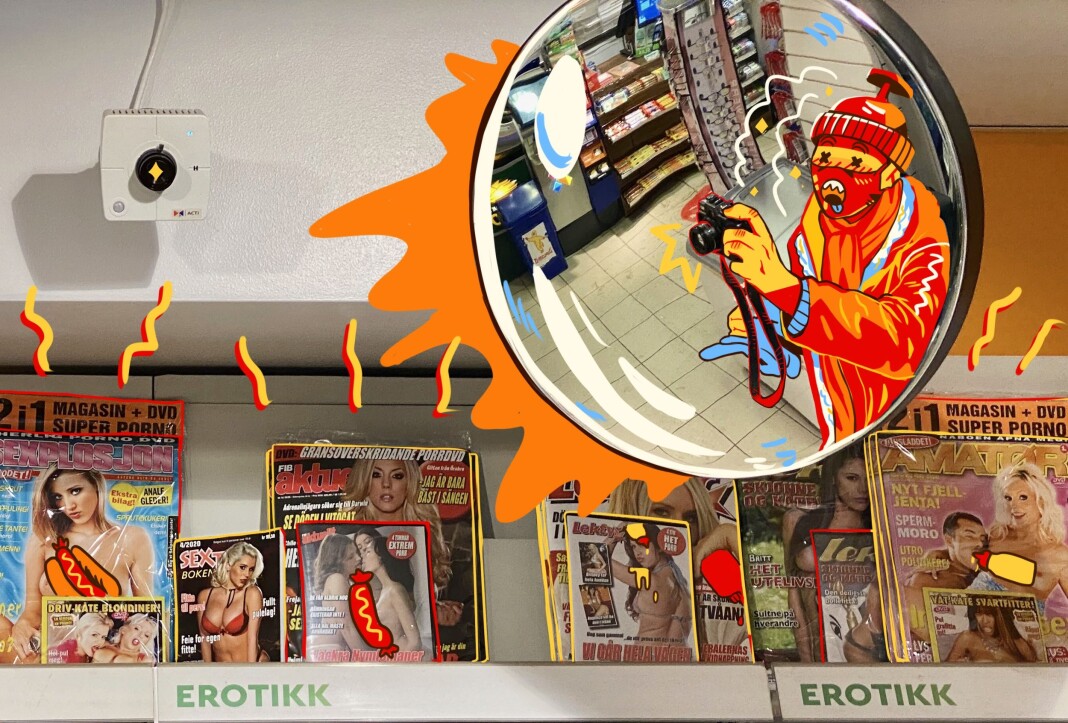 <strong>EROTISK</strong>: Dijon er flink til å ta bilder av erotikkhylla. <strong>EROTISK</strong>: Dijon er flink til å ta bilder av erotikkhylla.
