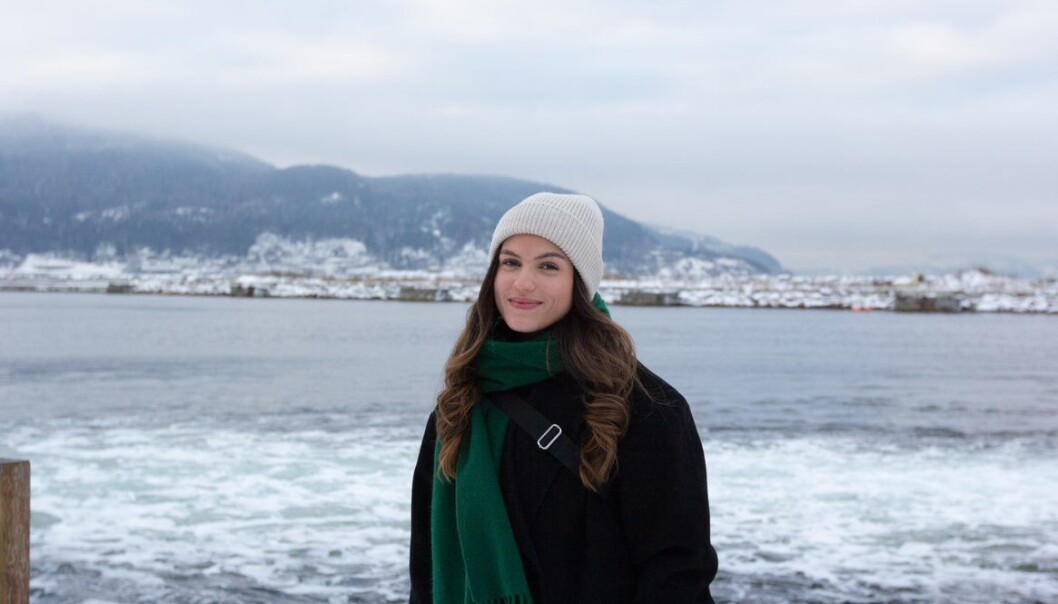 <span class=" font-weight-bold" data-lab-font_weight_desktop="font-weight-bold">VARIASJON:</span> Isabelle forteller at sjangermessig består EP-en av en blanding mellom hiphop, jazz, RnB og kanskje et lite snev av pop. <span class=" font-weight-bold" data-lab-font_weight_desktop="font-weight-bold">VARIASJON:</span> Isabelle forteller at sjangermessig består EP-en av en blanding mellom hiphop, jazz, RnB og kanskje et lite snev av pop.