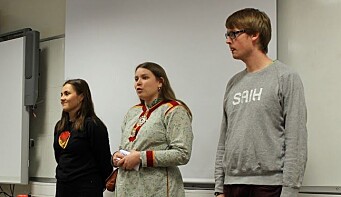 <span class=" font-weight-bold" data-lab-font_weight_desktop="font-weight-bold">HOLDER SEMINAR: </span>Murberg på avkoloniseringsseminar i regi av SST og SAIH. <span class=" font-weight-bold" data-lab-font_weight_desktop="font-weight-bold">HOLDER SEMINAR: </span>Murberg på avkoloniseringsseminar i regi av SST og SAIH.