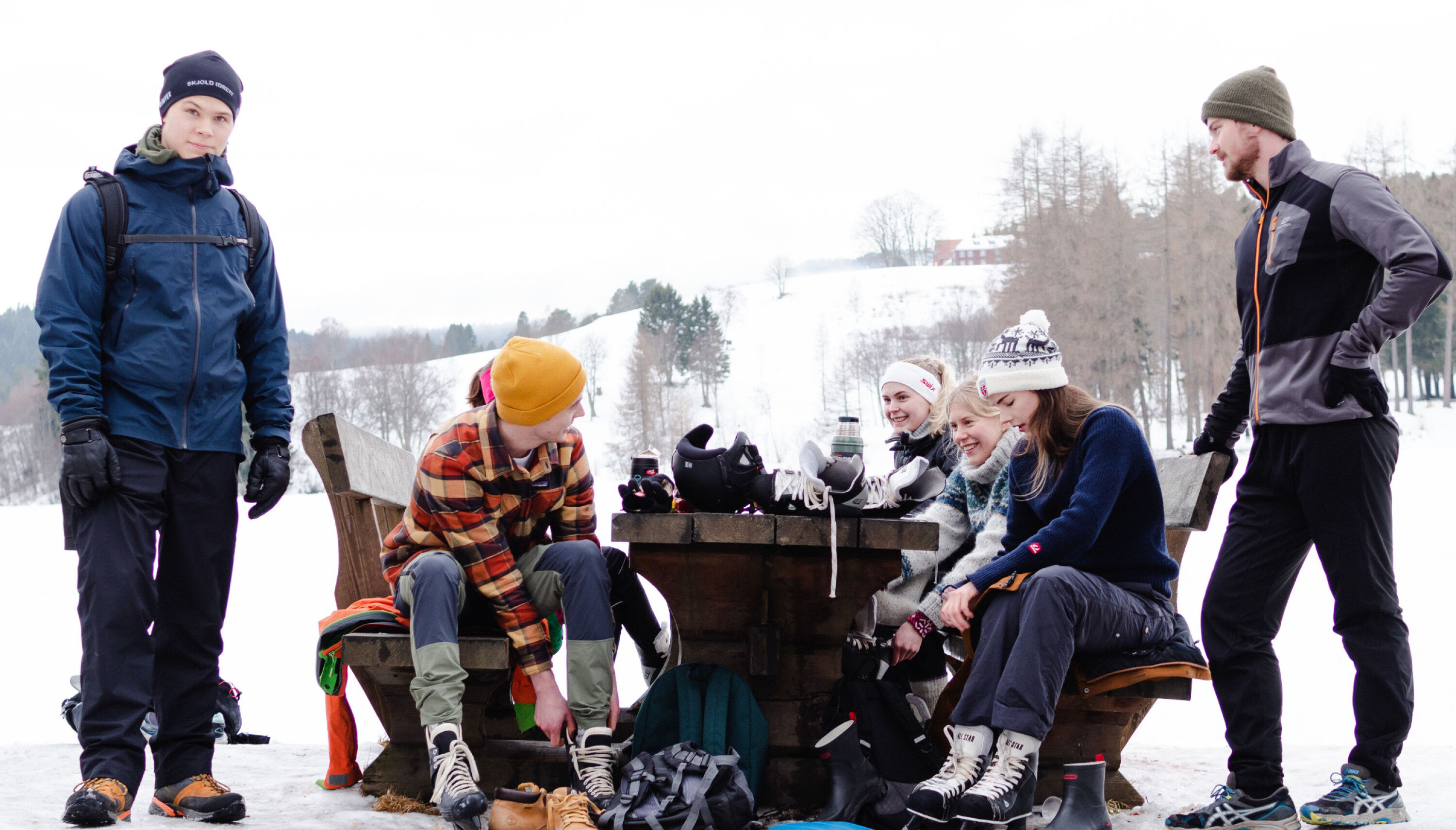 SPORTSDAG: “Sport og Spill”- gjengen fra Omega snører på skøytene. SPORTSDAG: “Sport og Spill”- gjengen fra Omega snører på skøytene.