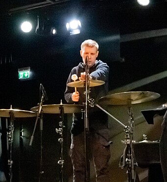 Järmyr er kanskje kjent for mange fra bandet Motorpsycho. Järmyr er kanskje kjent for mange fra bandet Motorpsycho.