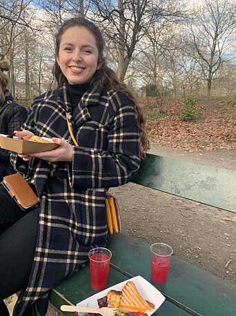 <span class=" font-weight-bold" data-lab-font_weight_desktop="font-weight-bold">ÅPEN OM ÅPENHET:</span> Emilie Storvik (22) sier at hun fremdeles snakker mye med venner om dating, men skriker ikke høyt om at hun har brutt regler. <span class=" font-weight-bold" data-lab-font_weight_desktop="font-weight-bold">ÅPEN OM ÅPENHET:</span> Emilie Storvik (22) sier at hun fremdeles snakker mye med venner om dating, men skriker ikke høyt om at hun har brutt regler.