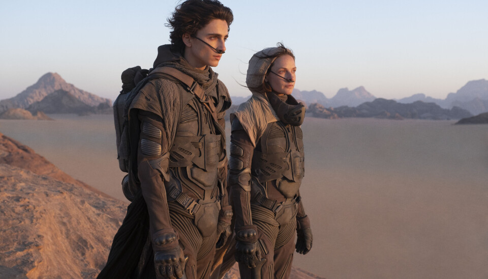 SCI-FI EPOS: Ambisiøst og storslagent om sand og politikk. SCI-FI EPOS: Ambisiøst og storslagent om sand og politikk.