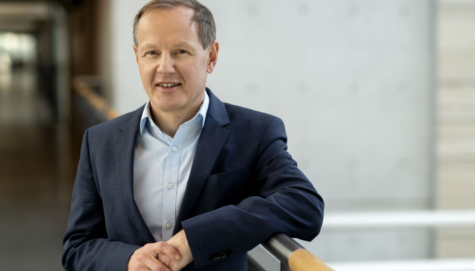 NY TID: Edgar Hertwich ved NTNU forteller at å få ned utslippene ved strømforsyning med fornybar energi er viktig. NY TID: Edgar Hertwich ved NTNU forteller at å få ned utslippene ved strømforsyning med fornybar energi er viktig.
