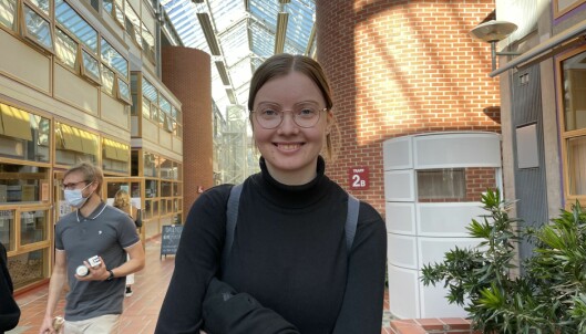 <strong>Sigrid Bjelland, kunsthistorie</strong> <br>1. Fysisk. <br>2. Mest fysisk. <br>3. Ja. <br>4. Ja, vi har ikke så store grupper. <br>5. I det ene faget hadde vi hybride forelesninger, fordi det var en del som ikke kunne møte opp. Så det synes jeg fungerte bra. Men så har vi også hatt ganske mye obligatorisk, som ikke alle har kunnet møte opp på, så det er litt dumt. <strong>Sigrid Bjelland, kunsthistorie</strong> <br>1. Fysisk. <br>2. Mest fysisk. <br>3. Ja. <br>4. Ja, vi har ikke så store grupper. <br>5. I det ene faget hadde vi hybride forelesninger, fordi det var en del som ikke kunne møte opp. Så det synes jeg fungerte bra. Men så har vi også hatt ganske mye obligatorisk, som ikke alle har kunnet møte opp på, så det er litt dumt.