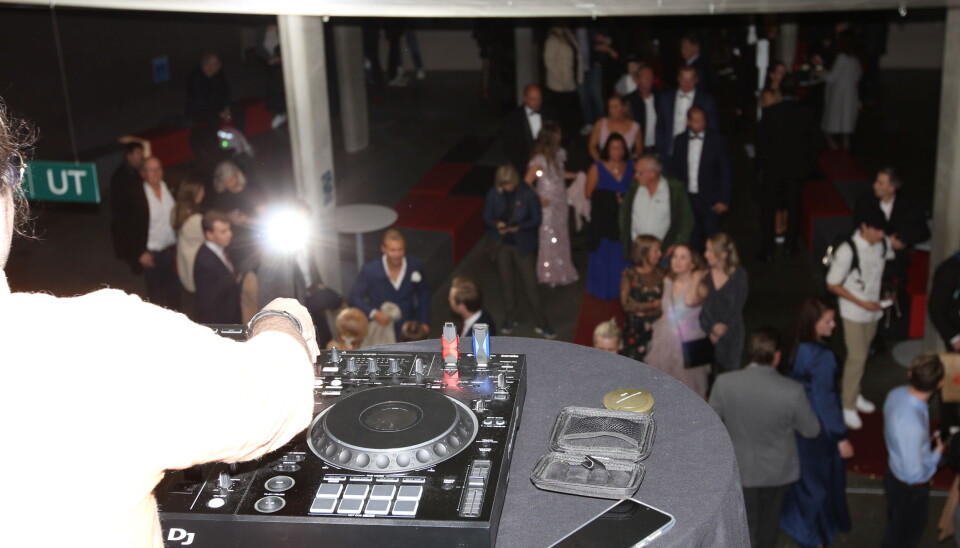 Hvordan gjøre gallaen eksklusiv? DJ, så klart. Hvordan gjøre gallaen eksklusiv? DJ, så klart.