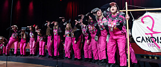 JULESTEMNIG I SIKTE: Candiss bidro også til å skape julestemning under konserten. JULESTEMNIG I SIKTE: Candiss bidro også til å skape julestemning under konserten.