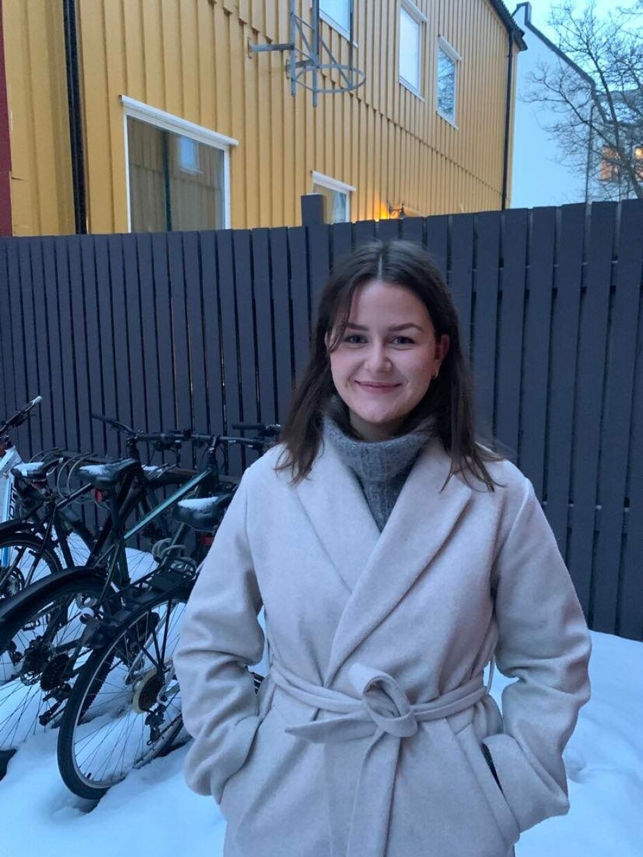 UNG FORBRUKER: Jensen opplever det som vanskelig å balansere deltakelse i forbrukersamfunnet med miljøbevegelse. UNG FORBRUKER: Jensen opplever det som vanskelig å balansere deltakelse i forbrukersamfunnet med miljøbevegelse.